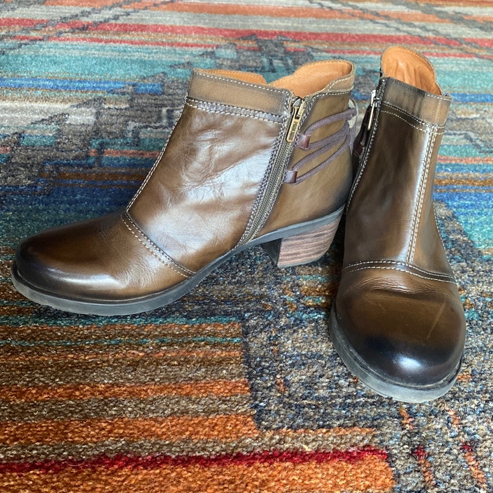 Pikolinos Le Mans size 40 - Worn Once!!!